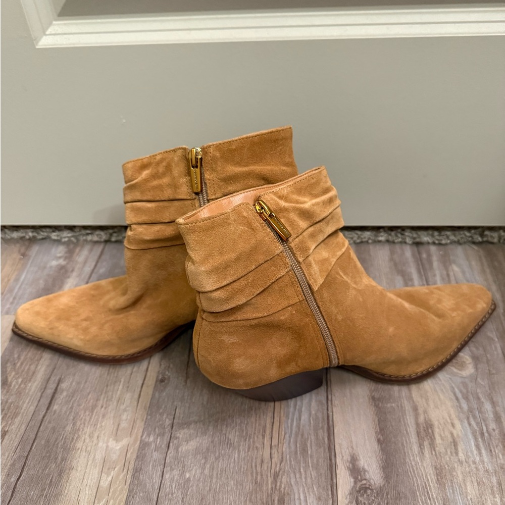 Vince Camuto Tan Suede Ankle Boots size 9